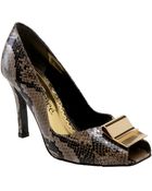 J. Reneé Catrice Pump - Lyst