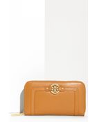 Tory Burch Amanda Angelux Zip Around Continental Wallet - Lyst