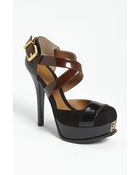 Fendi Sta Crisscross Pump - Lyst