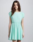 Alice + Olivia Coby Stretch Silk Dress - Lyst