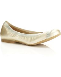 stuart weitzman giveable flats