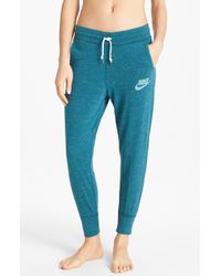 nike vintage capri pants