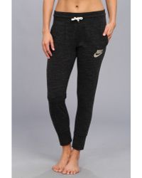 nike vintage capri sweatpants