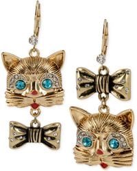 Betsey Johnson Gold Tone Cat And Bow Mismatch Drop Earrings - Lyst