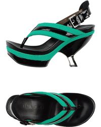 Roxy Pagoda Thong Sandals in Black (black 1) | Lyst