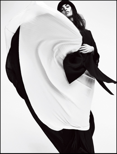Black/White
