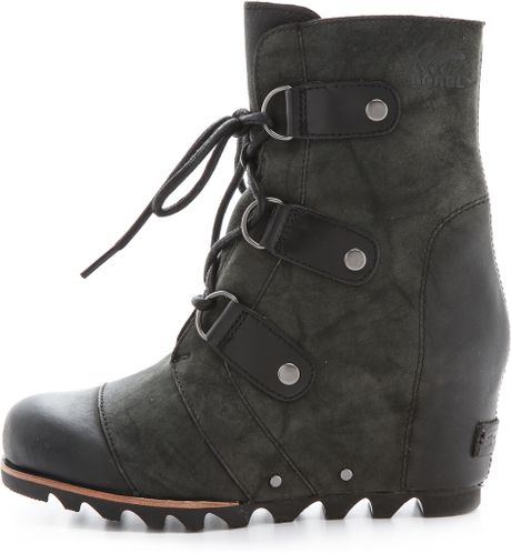 joan of arctic wedge black