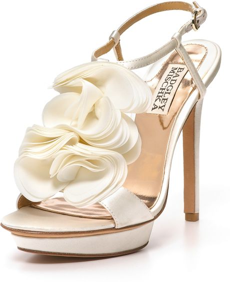 badgley mischka ruffle shoes