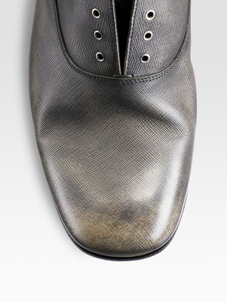 prada laceless