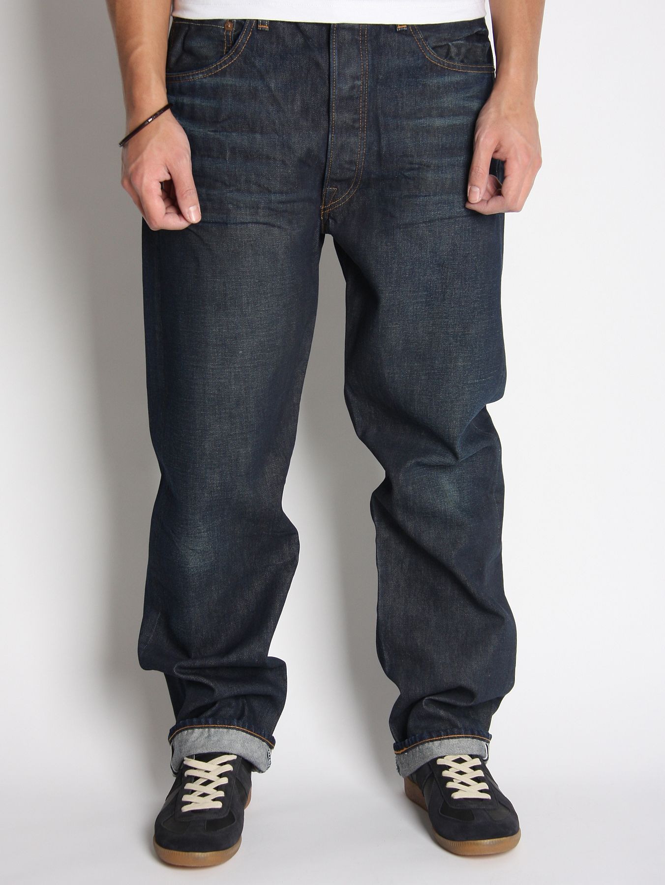 levis rigid urn