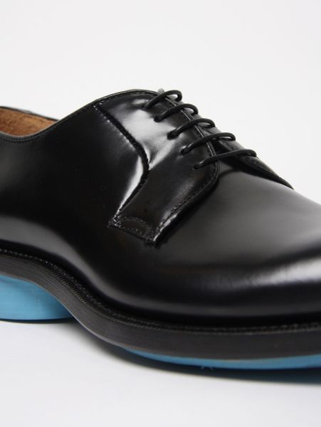 shoes with turquoise soles