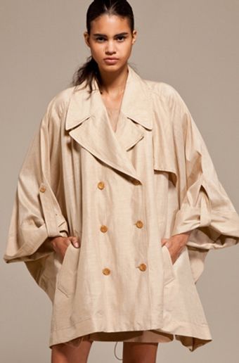 Viktor & Rolf Trench Cape in Beige - Lyst
