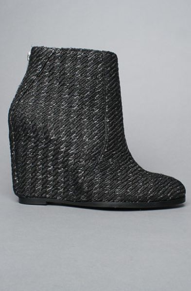 Minimarket The Wedge Zipper Boot in Gray Rubber Brocade in Black (gray)