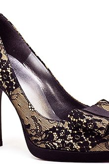 Stuart Weitzman Evening Bowright Lace - Black Lace Covered Pump - Lyst