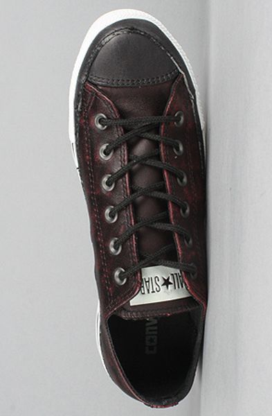 are converse made of leather