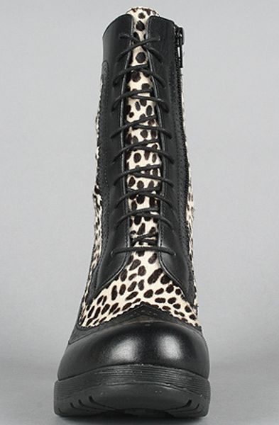 dr martens wingtip black white
