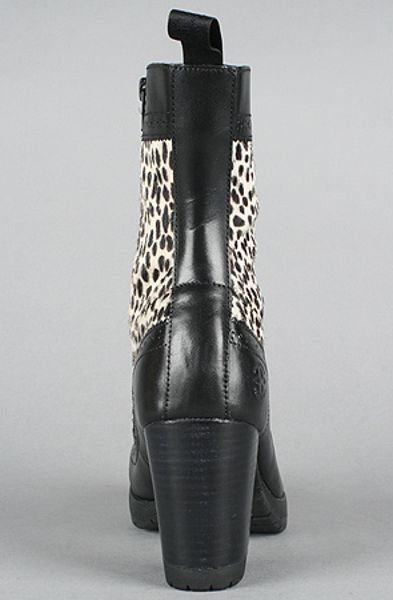 dr martens wingtip black white
