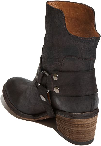 dasha chelsea boot