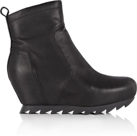 Camilla Skovgaard Low Wedge Ankle Boot with Saw Sole in Black | Lyst