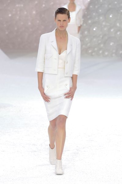 Chanel Spring 2012 White Sleeveless Top in White - Lyst