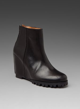  Zip Back Bootie 