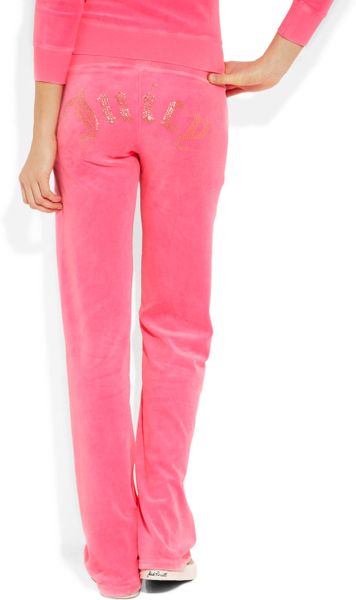 hot women in sweatpants