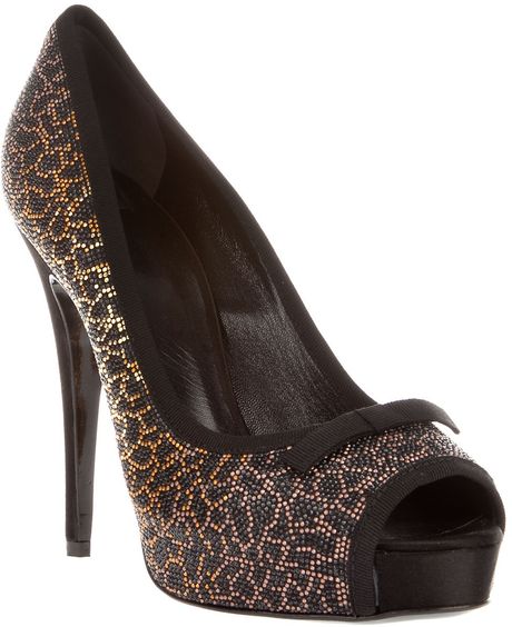 D&g Peep Toe Pump in Brown - Lyst