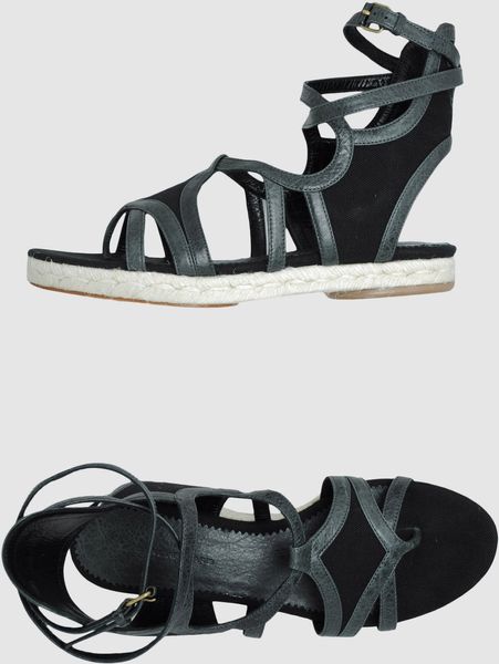 Balenciaga Flat Sandals in Gray (steel) - Lyst