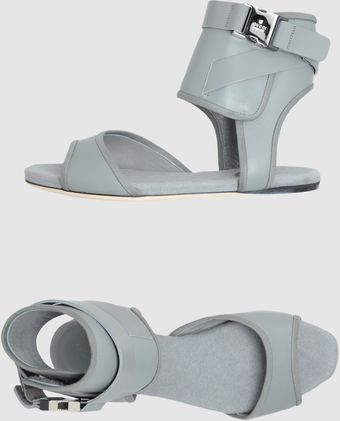 Gucci Flat Sandals - Lyst