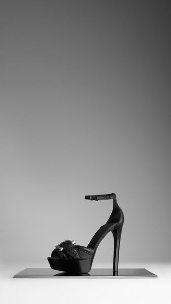 Burberry Buckle Front Platform Sandals in Black - Lyst