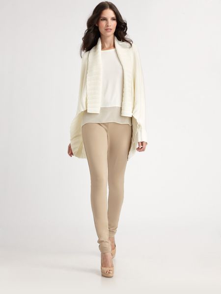 St. John Knit Wool Poncho in Beige (cream) - Lyst