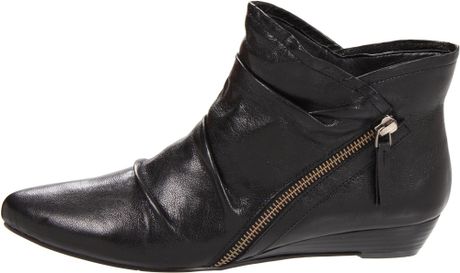 nine west black leather booties