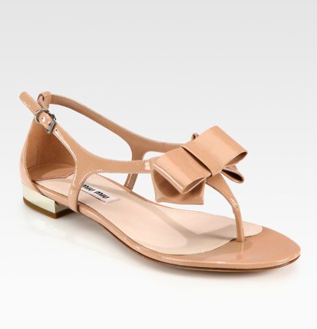 Miu Miu Patent Leather Tstrap Bow Sandals in Beige (nude) - Lyst