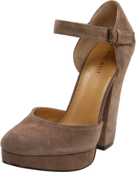 nine west taupe pumps