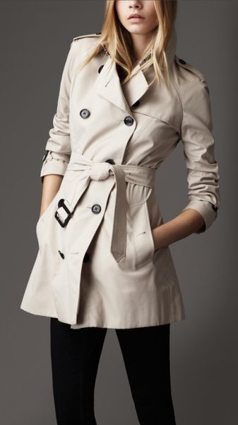Burberry Short Cotton Rain Coat in Beige (trench) - Lyst