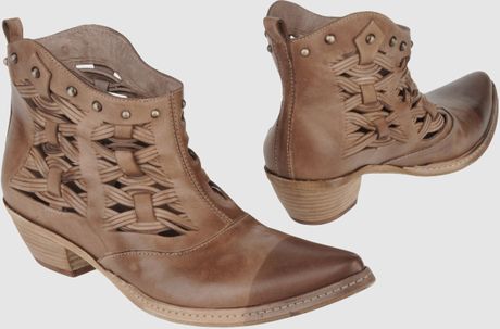 Mare Ankle Boots in Brown (grey) - Lyst