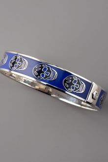 Alexander McQueen Small Enamel Skull Bangle - Lyst