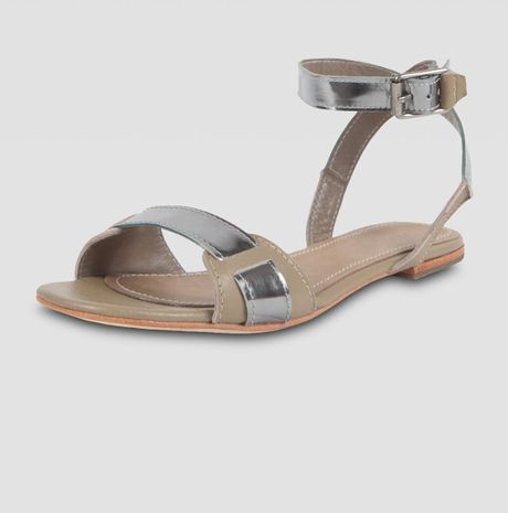 Elizabeth And James Twotone Flat Sandal in Silver (taupe) - Lyst