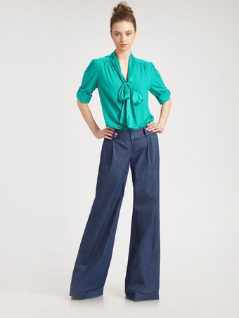 Alice + Olivia Arie Tied Collar Blouse - Lyst