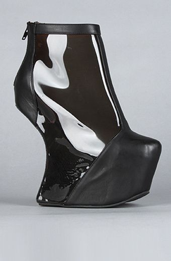  The Moon Walk Shoe in Black Leather and Charcoal 