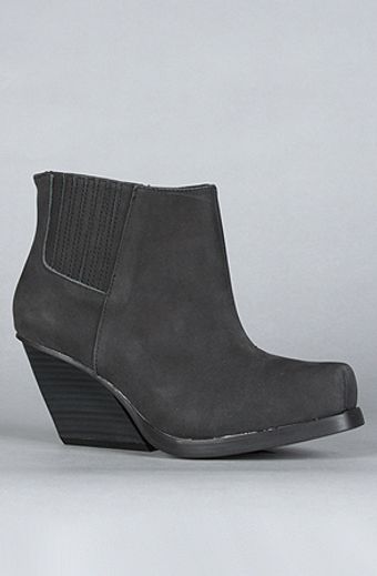  The Angle Nubuck Shoe in Black 