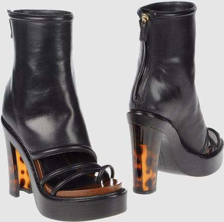 Givenchy Ankle Boots in Black - Lyst