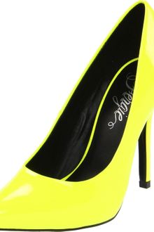 Fergie Womens Protest Pointed Toe Pump - Lyst