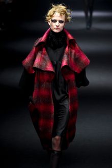 John Galliano Fall 2012 Two Toned Sleeveless Coat With Oversized Collar - Lyst