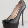 Yves Saint Laurent Tribtoo Textured Patent Pump in Black - Lyst