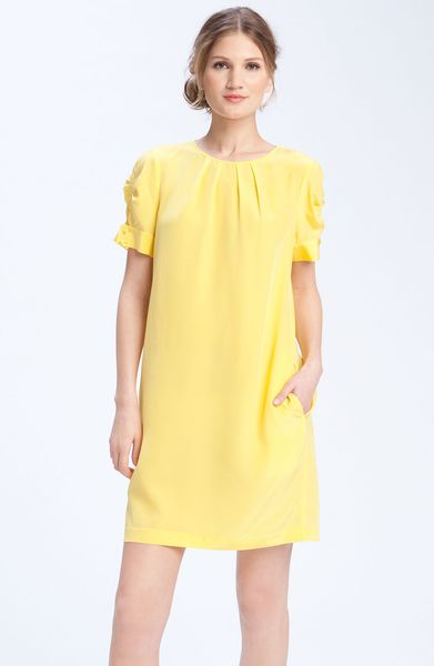 Donna Morgan Pleated Shift Dress in Yellow (sunkist yellow) - Lyst