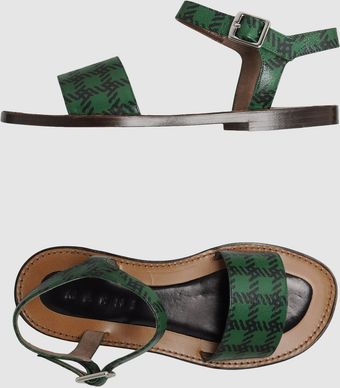  Sandals 