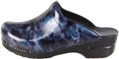 dansko blue tile clog