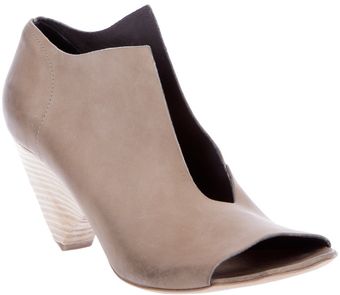  Trivellina Shoe 