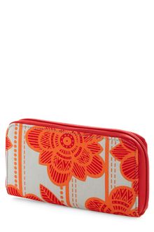 ModCloth Yard Sale Seeker Wallet - Lyst